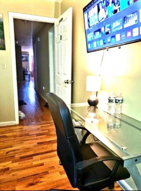 Lovely 3-Bedroom Apartment with free parking
